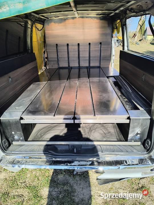 zabudowa karawanu Mercedes Vito 2021r Wilcza Wola