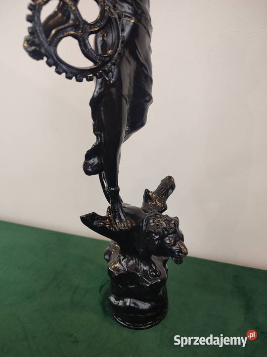 Piękna lampa figura postać kobiety Łódź