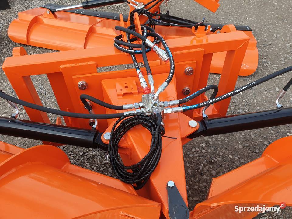 Duży mocny pług do śniegu do tura tuza strzałka nieuszkodzony podlaskie Bachmatówka sprzedam