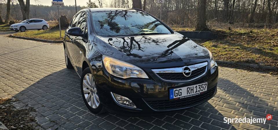 Świeżo sprowadzony Opel Astra J 2012 14 Turbo radio Krasnobród sprzedam