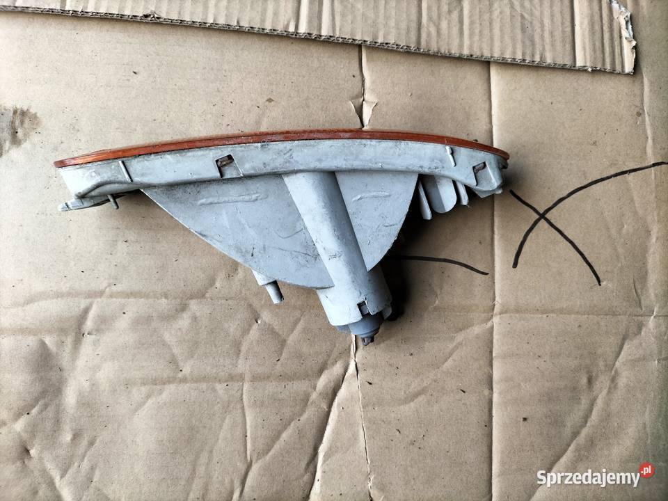 KIERUNKOWSKAZ lampa kierunkowskazu Mazda 121 Kamień-Kolonia sprzedam