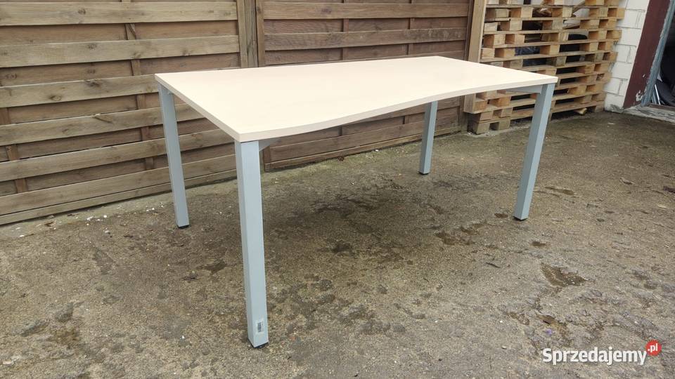 20 x biurko 160x100 BENE z tunelami na kable