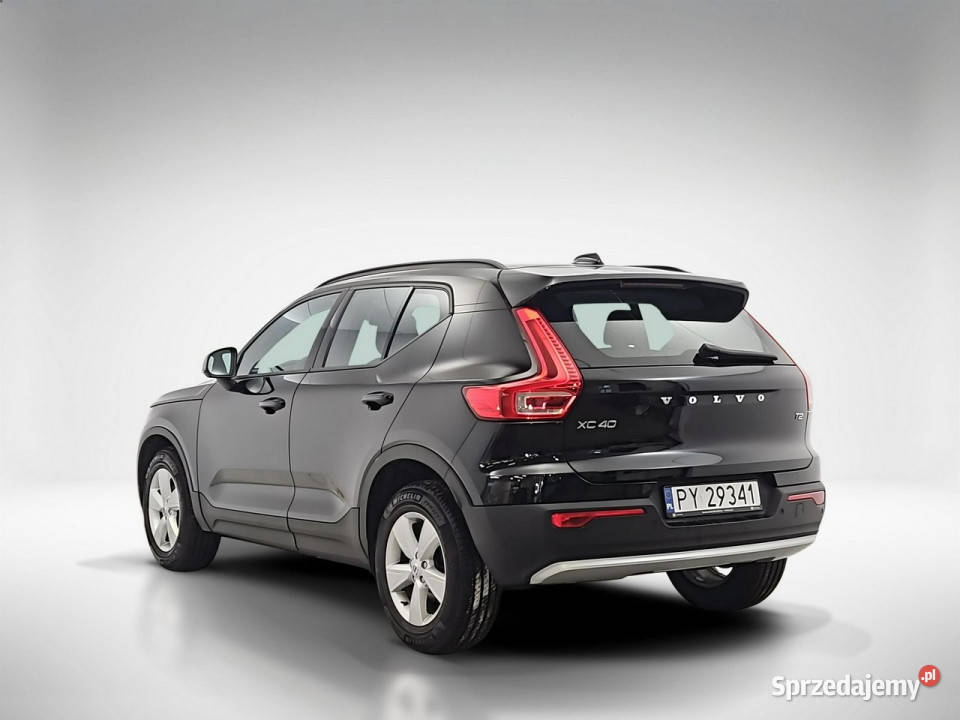Volvo XC 40 T2 Essential aut Z Polskiego Salonu Warszawa