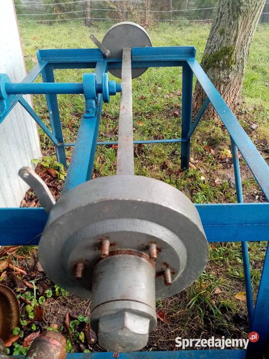 Oś z chamulcem na oba koła bez hamulca Dębica