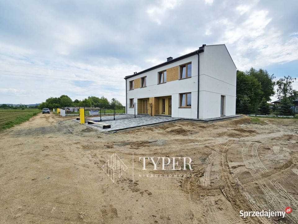 Dom w zabudowie bliźniaczej Łęg Tarnowski 9533m2 Rok budowy 2024 sprzedam