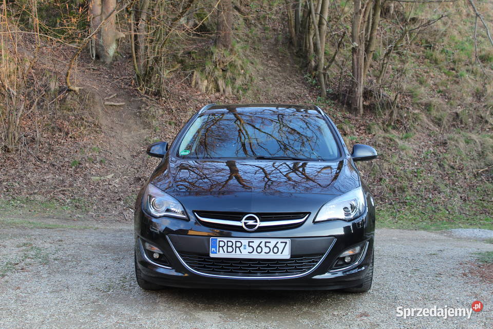 Opel Astra J Sports Tourer 14 Turbo 140 2013r autoalarm podkarpackie