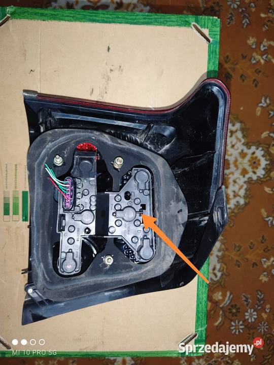 Lampa tylna prawa Toyota Avensis t25 sedan 2004r sprzedam