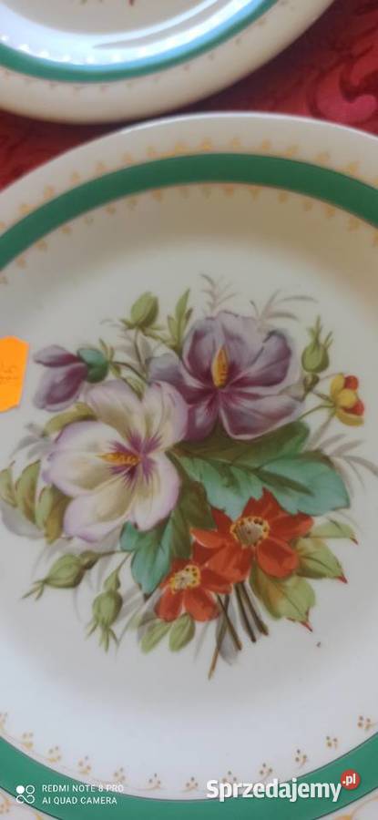 Piękne talerze bratki w bukiecie kwiatów Gdańsk