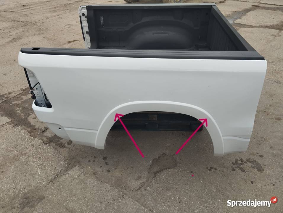POSZERZENIA BOCZNE NADKOLA TYŁ STR L P DODGE RAM Części samochodowe