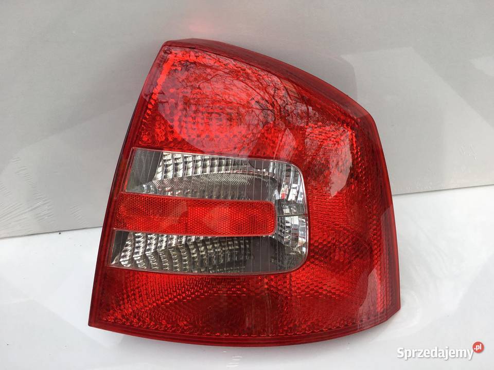 SKODA OCTAVIA 2 PRAWA LAMPA TYŁ Ostroróg sprzedam