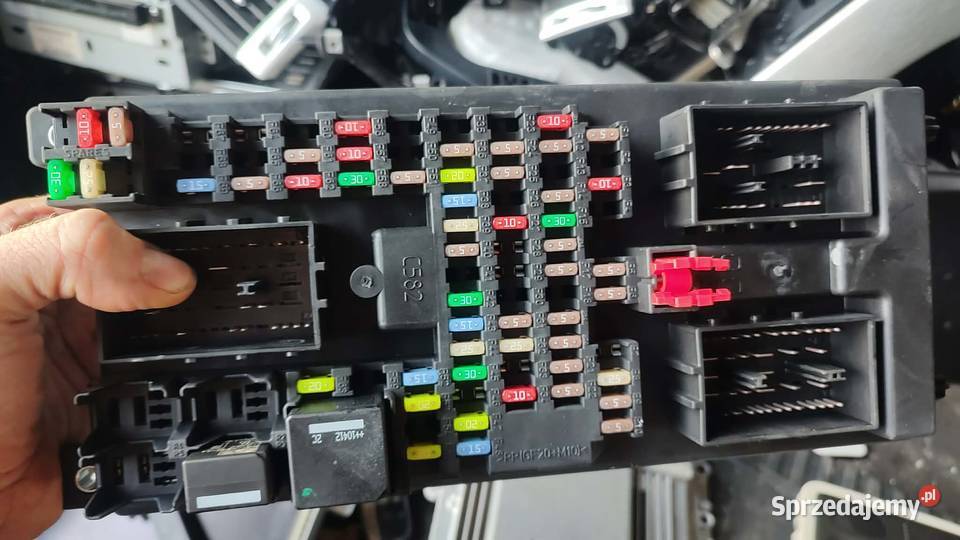 Skrzynka bezpieczników moduł BSI bj3214f041ac Części samochodowe wielkopolskie Książ Wielkopolski