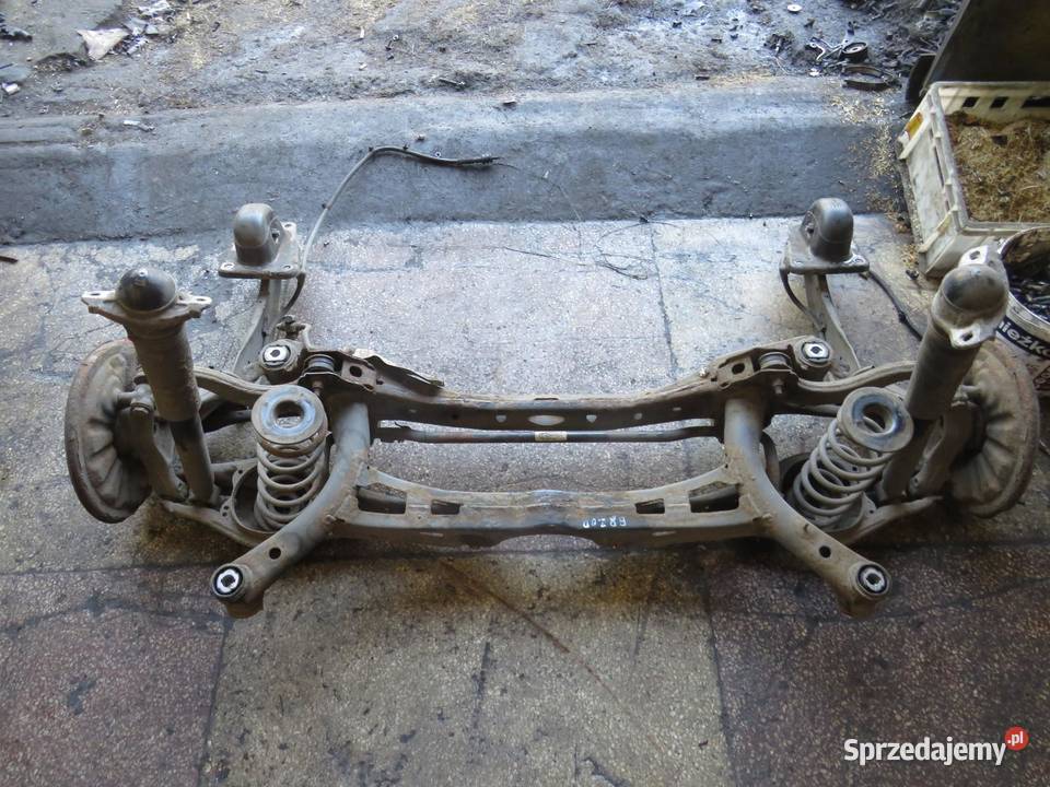 BELKA ZAWIESZENIA OŚ TYŁ SEDAN PASSAT B8