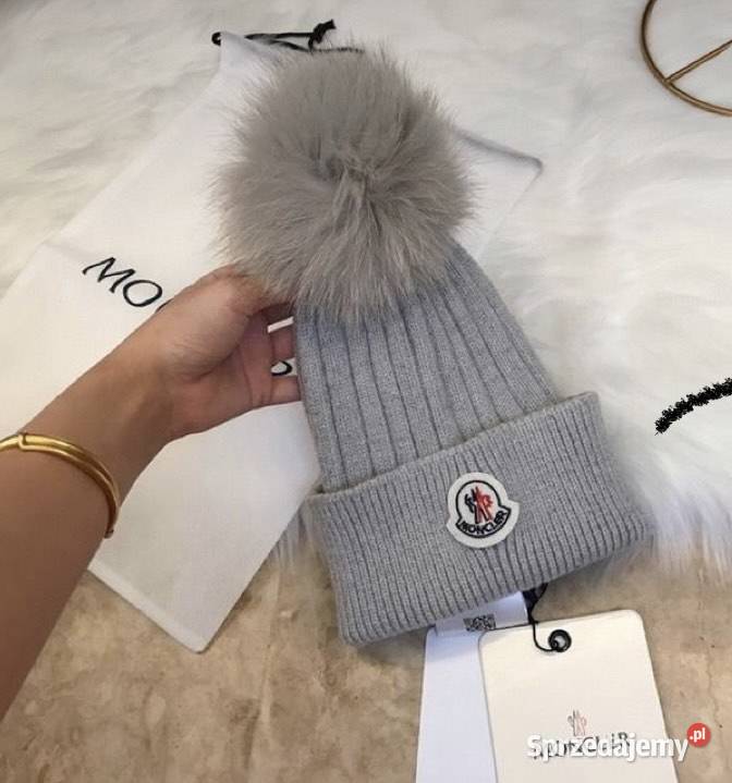 Czapka Moncler z futerkiem Nakrycia głowy Gdynia sprzedam