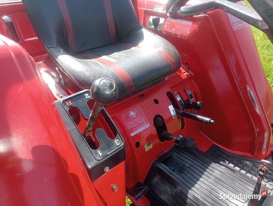 Ciągnik 4x4 yanmar 20 mega stan Skrzynia biegów Manualna podkarpackie Jasienica Rosielna