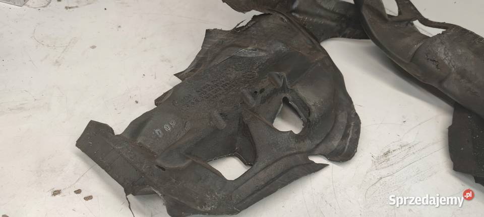 WYGŁUSZENIE ŚCIANY GRODZIOWEJ AUDI TT 8J1863909C osobowe Przystajń