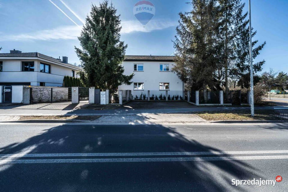 Suchy Las Przestronny funkcjonalny dom asfalt