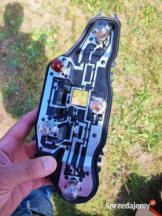 Wkład oprawa lampy prawy tyl skoda citigo 2014r Wołów
