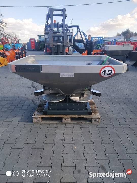 Rozsiewacz nawozów LANGREN RS600 poj 600l Miechów