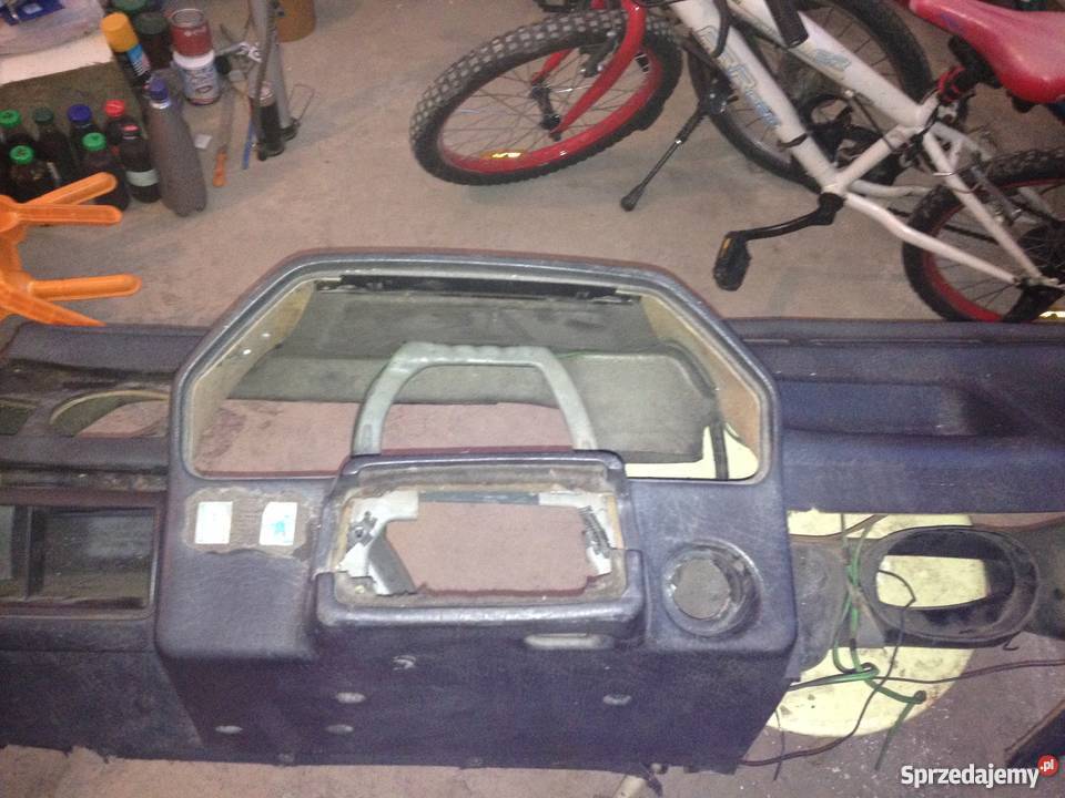 Deska rozdzielcza Audi c3 1987r Tychy deski rozdzielcze, konsole