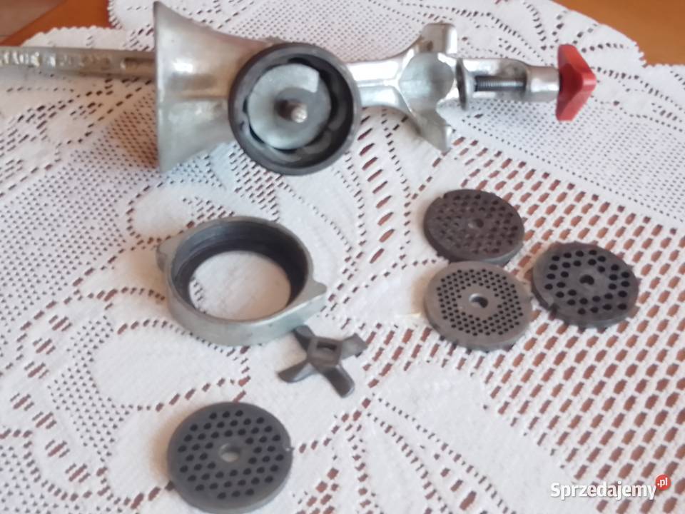 Maszynka żeliwna do mielenia mięsa alfa z okresu sprzedam