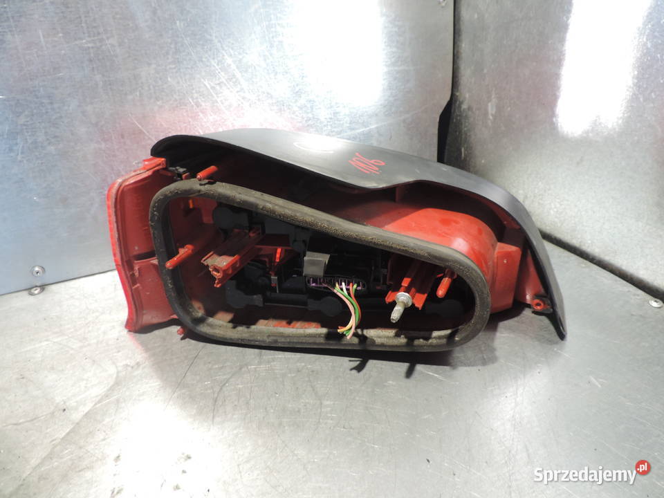 PEUGEOT 106 LAMPA PRAWA TYLNA Lampy tylne sprzedam