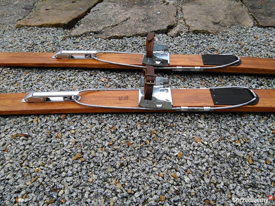 Stare drewniane narty Mesta Alpin Szklarska Poręba