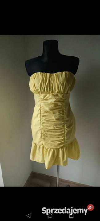 Piękna Sukienka z baskinką wyeksponowane plecy Spódnice i sukienki Krosno