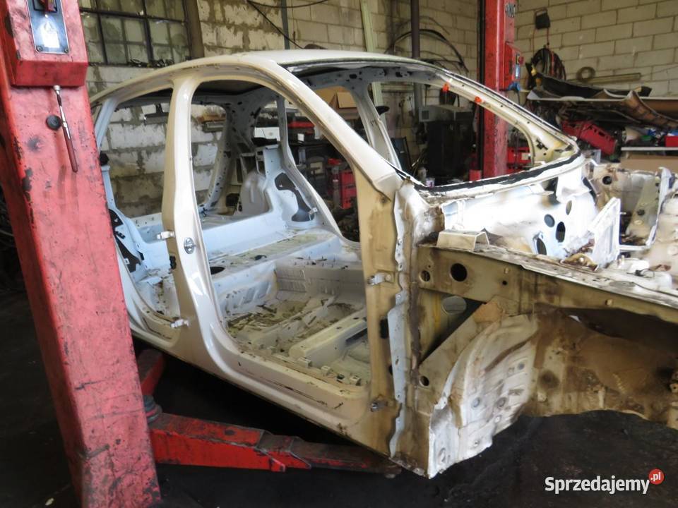 PRÓG SŁUPEK PRAWY BOK LY9C AUDI Q5 8R osobowe sprzedam