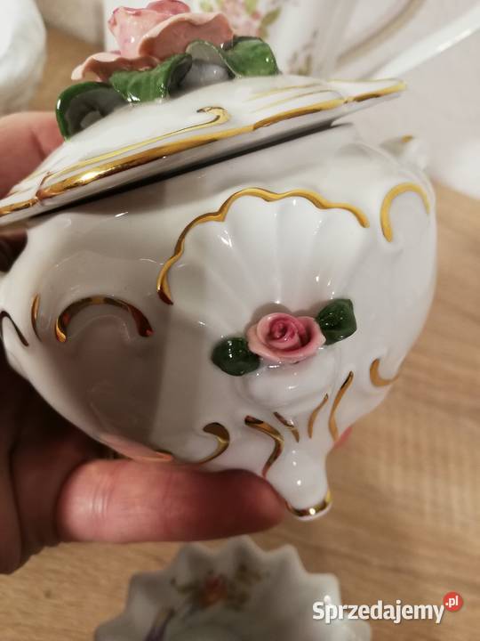 Porcelanowe koszyczki dzbanek puzderko kubek Ropa