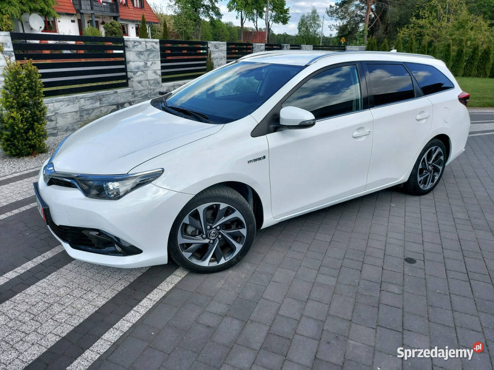 Toyota Auris 18 hybrid climatronic kamera grzane automatyczna Drelów