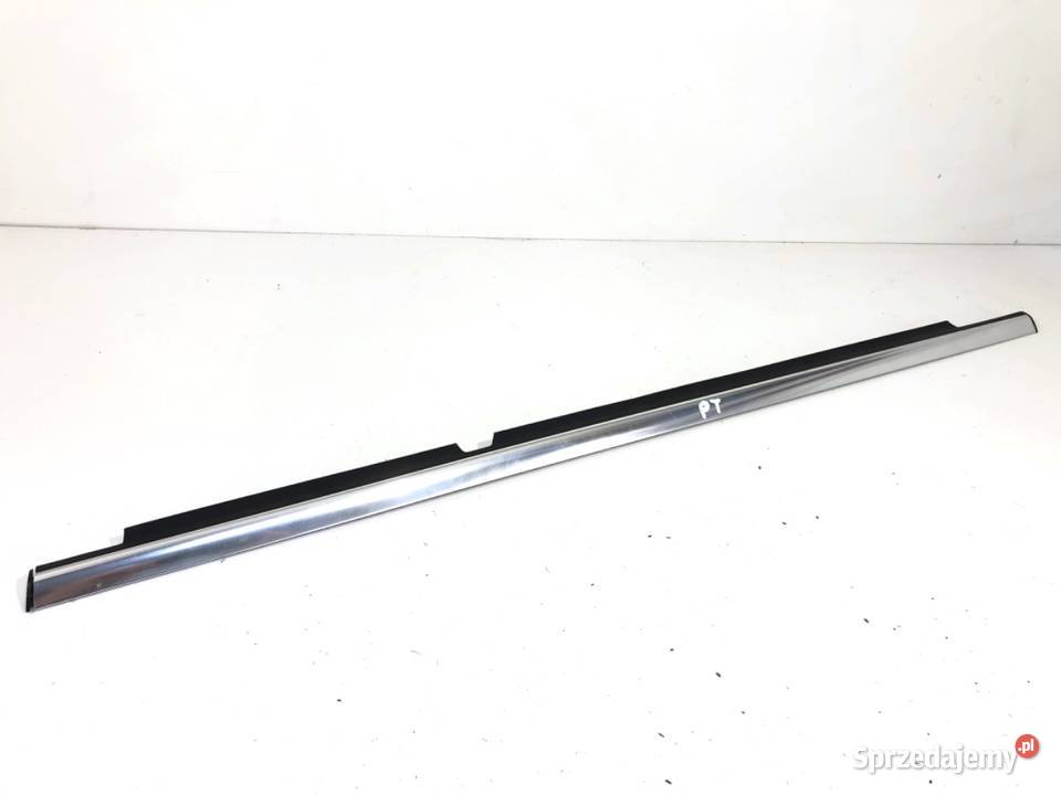 LISTWA ZGARNIAJĄCA TYŁ PRAWY MERCEDES X204