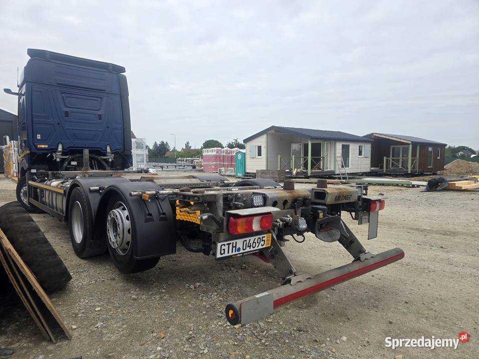 Zabudowa BDF Mercedes Actros