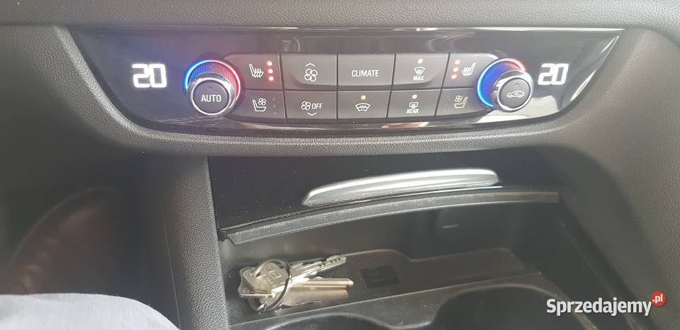 OPEL INSIGNIA GRAND SPORT INNOVATION lakier metallic Rzeszów