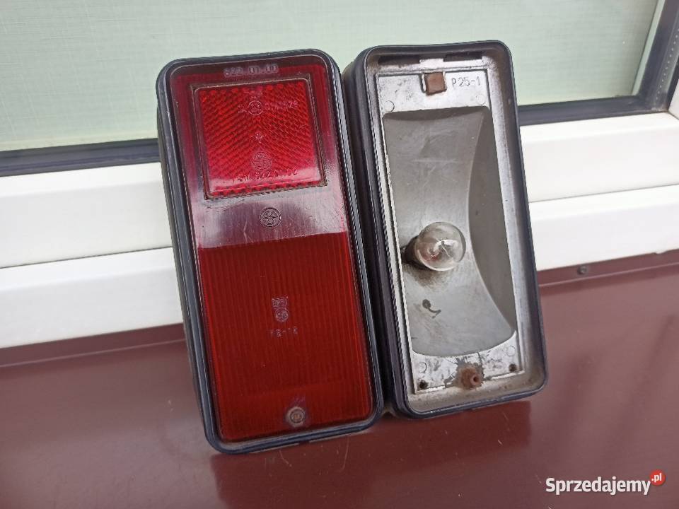 Fiat 125p lampa tył tylna prawa stary typ łódzkie