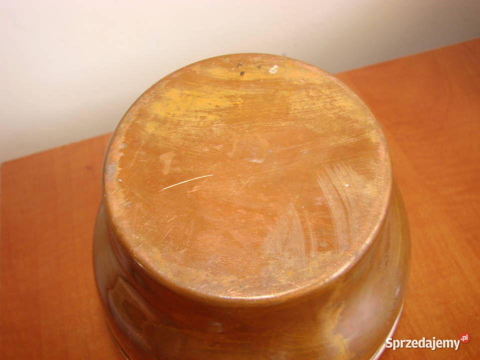 stara miedziana puszka wiaderko