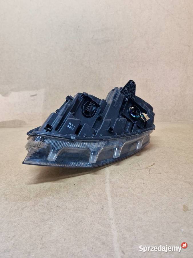 Skoda octavia III lampa prawy przód przód prawy osobowe dolnośląskie Złotoryja
