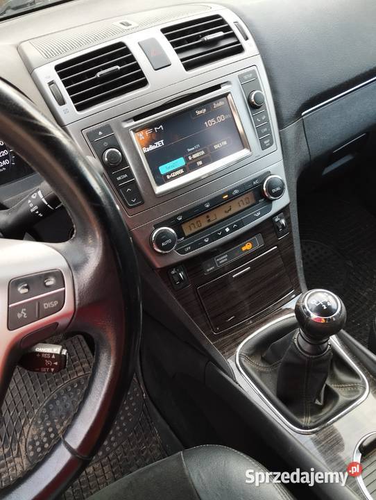 Sprzedam Toyotę Avensis kombi światła przeciwmgielne Mały Podleś