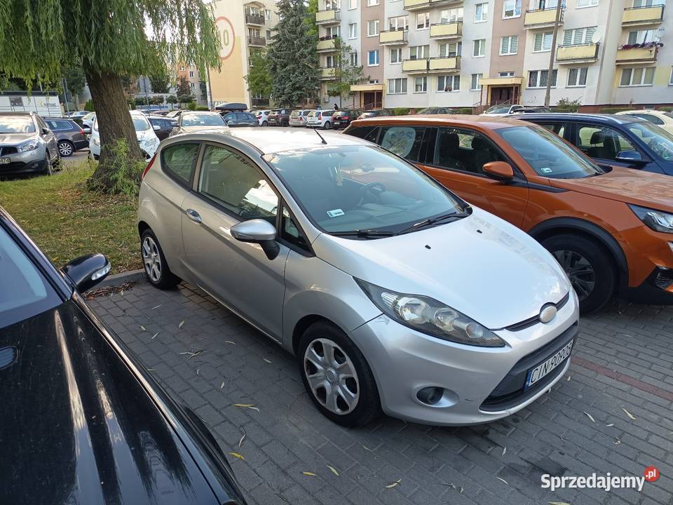 Ford Fiesta 2010r do negocjacji sprzedam