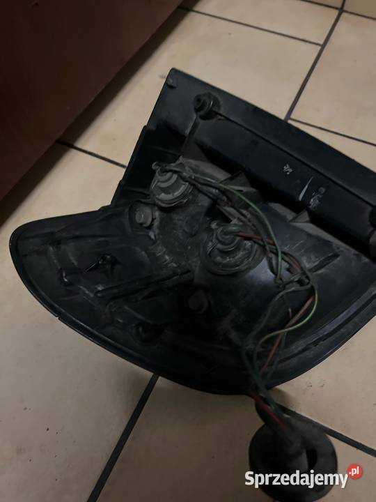 Lampa tyl prawa mazda 626 kombi Lampy tylne sprzedam
