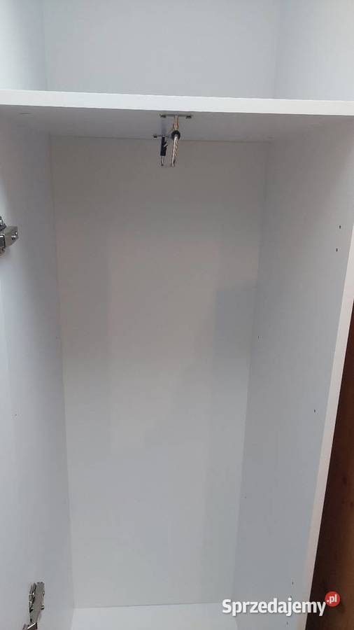 Wąska szafa z lustrem wielkopolskie