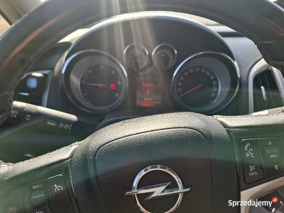 SPRZEDAM OPEL ASTRA 2012