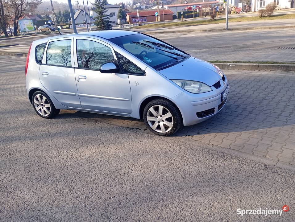 Sprzedam Mitsubishi Colt 15 benzyna Super stan Starachowice