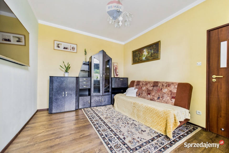 Na sprzedaż 2 pokoje garaż piwnica ogródek