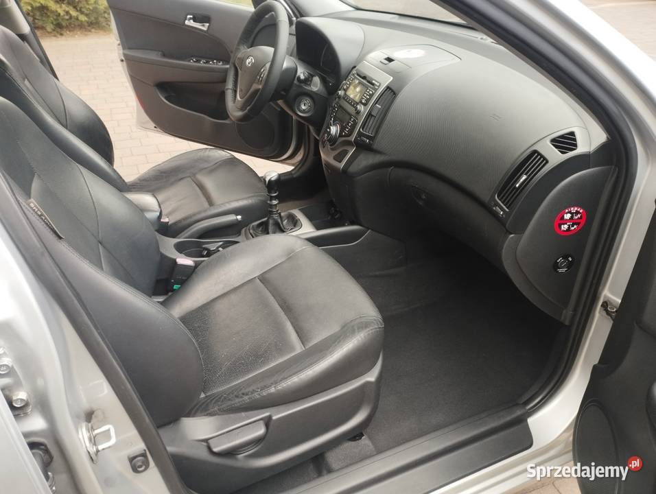 Hyundai i30 16 CRDi 90 srebrny mazowieckie Otwock