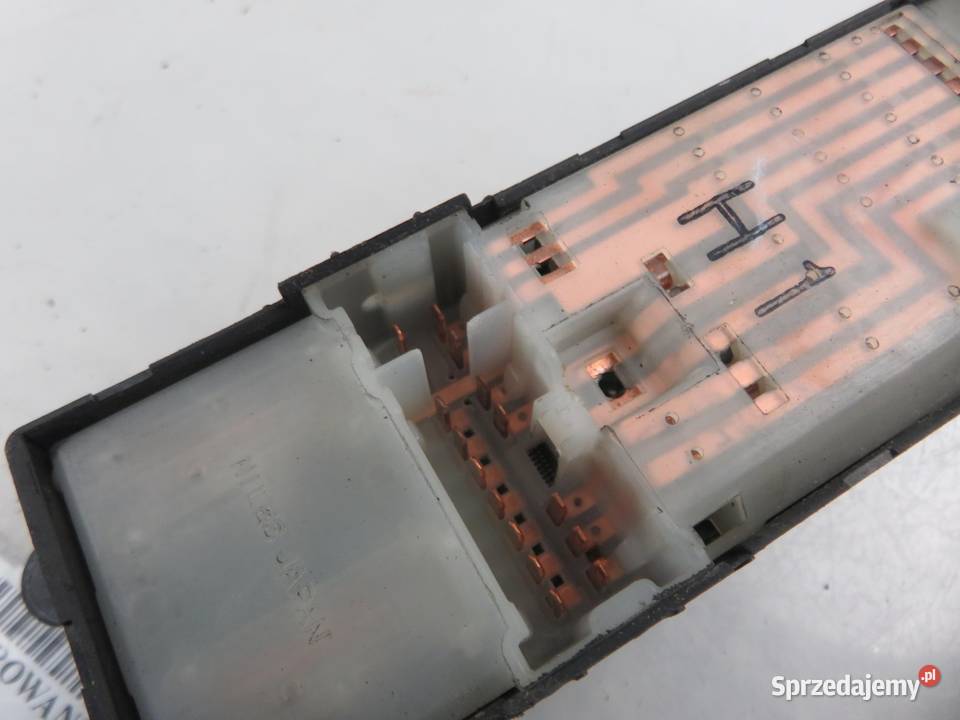 PANEL SZYB NISSAN XTRAIL T30 osobowe Panele sterowania, przełączniki