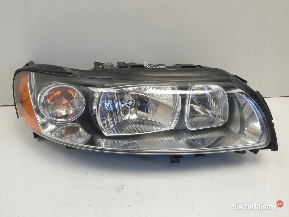 LAMPA PRAWA Volvo S60 I V70 II LIFT PRZEDNIA Rudka