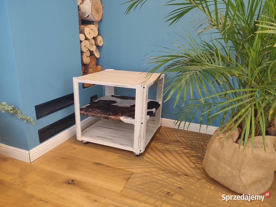 Piękny unikatowy stolik pomocnik biały z Łódź