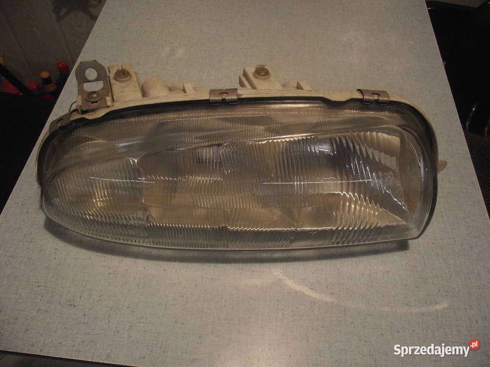 Reflektor Ford Fiesta Uszkodzony Wrocław