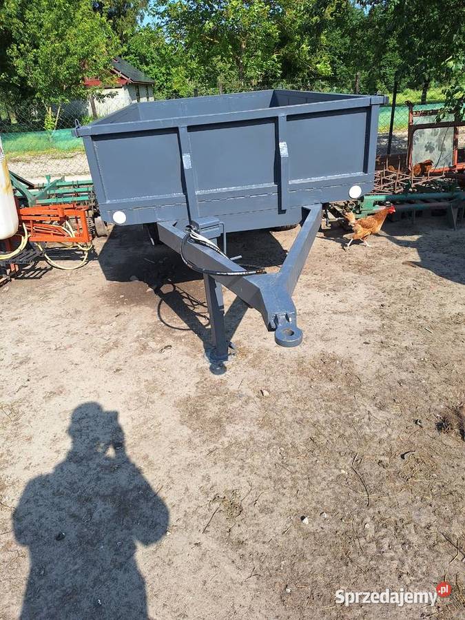 Wywrotka 1 osiową na trzy strony Kamień