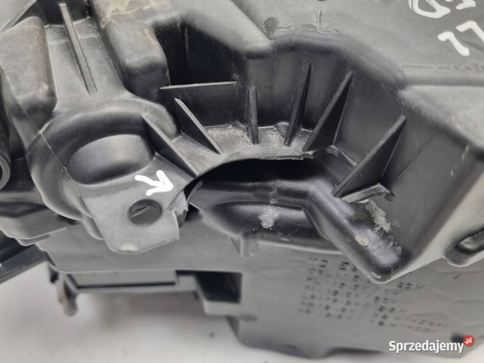 Volvo XC40 PRZEDNIA LAMPA PRAWA prawy przód FULL Janów